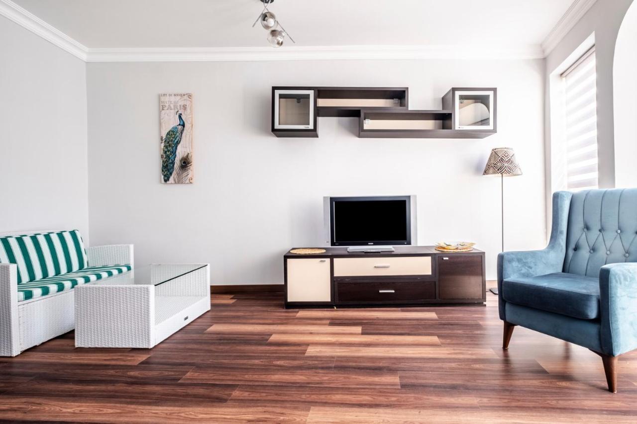 Sleek Flat 50 M To Bull Statue In Kadikoy Apartment Istanbul Exterior photo
