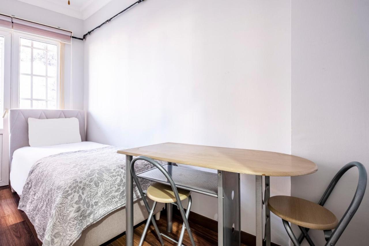 Sleek Flat 50 M To Bull Statue In Kadikoy Apartment Istanbul Exterior photo